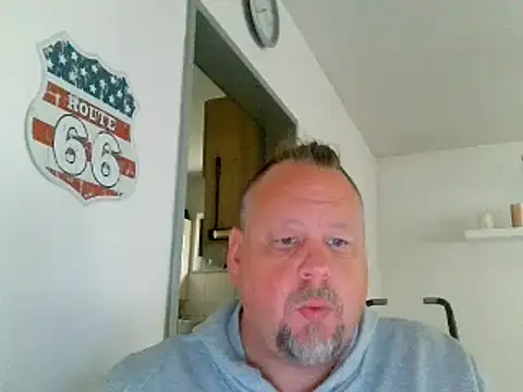 Snapshot of pimmelmann3 chatting on 05-13-26, 01:40 pimmelmann3 online show from 05-13-26, 01:40