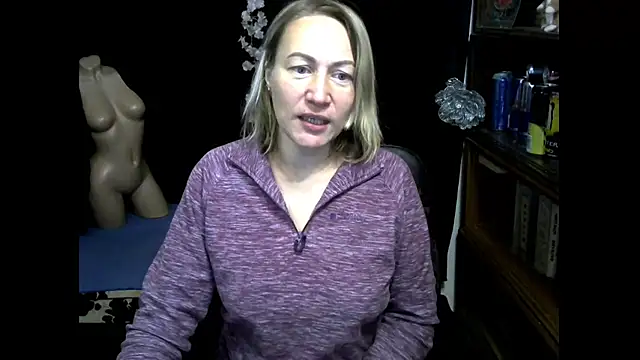 Snapshot of wLESLYMOSw chatting on 10-03-25, 08:05 wLESLYMOSw online show from 10-03-25, 08:05
