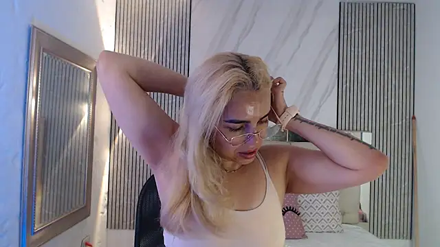 Snapshot of ashley__tylor chatting on 06-09-26, 03:24 ashley tylor online show from 06-09-26, 03:24