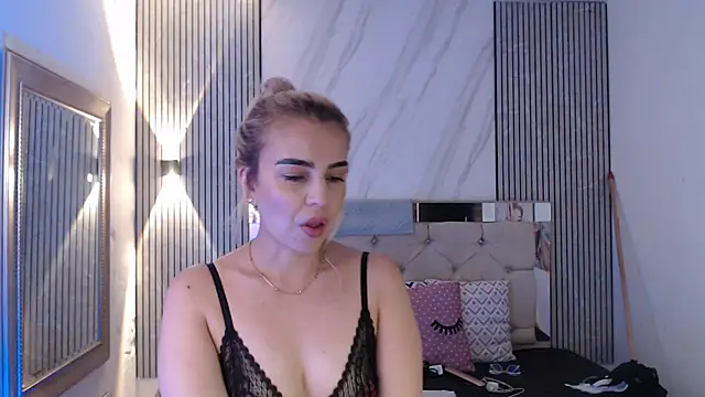 Snapshot of ashley__tylor chatting on 04-30-26, 08:57 ashley tylor online show from 04-30-26, 08:57