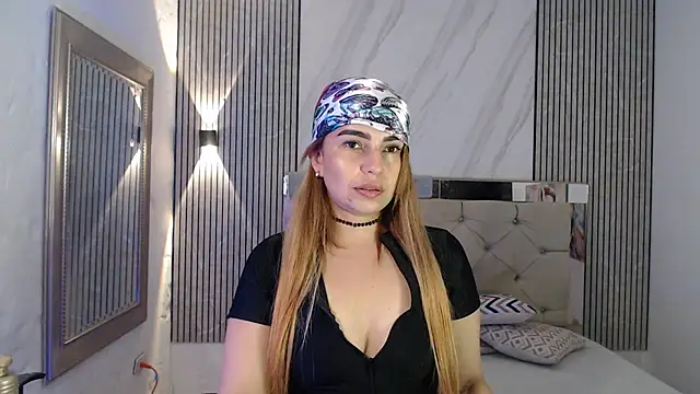 Snapshot of ashley__tylor chatting on 01-05-26, 10:24 ashley tylor online show from 01-05-26, 10:24