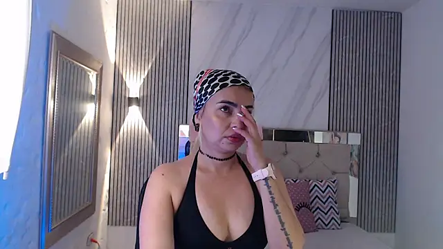 ashley  tylor online show from 06-19-26, 04:57