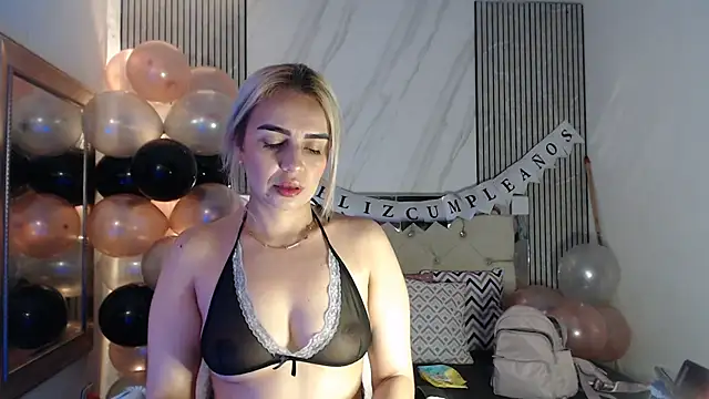 Snapshot of ashley__tylor chatting on 04-24-26, 10:01 ashley tylor online show from 04-24-26, 10:01
