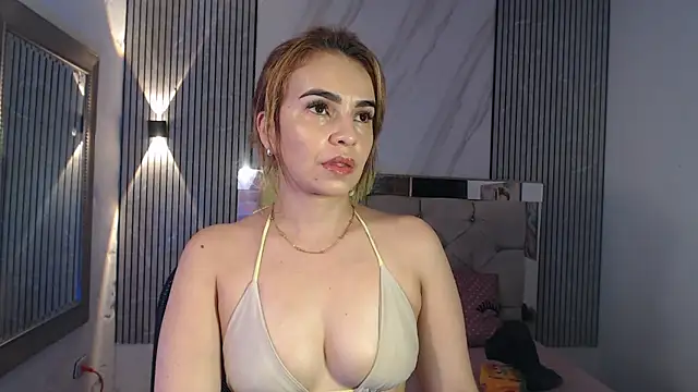 ashley  tylor online show from 10-21-25, 03:17
