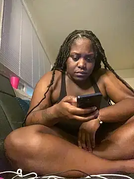 Snapshot of fantasygyal chatting on 05-25-26, 04:01 fantasygyal online show from 05-25-26, 04:01