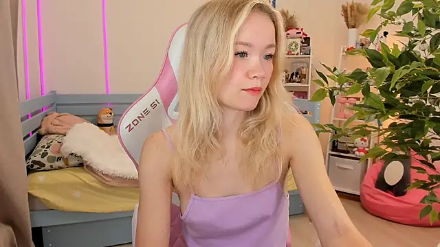 Lily Young online show from 10-28-25, 05:08