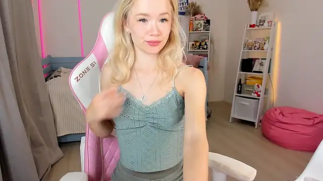 Lily Young online show from 10-13-25, 05:20