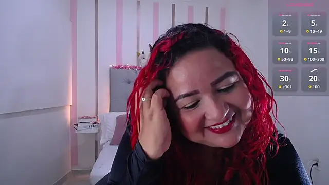 Mariana Rojas online show from 10-17-25, 05:11