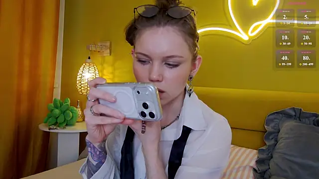 lessysweety online show from 04-10-26, 03:13