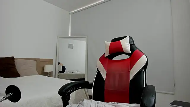 Carolina hernandez22 online show from 11-28-25, 12:27