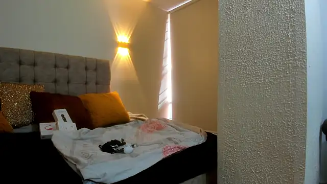 Carolina hernandez22 online show from 10-09-25, 12:49