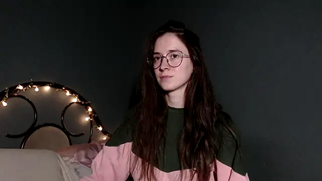 wow  kelly online show from 12-02-25, 04:19