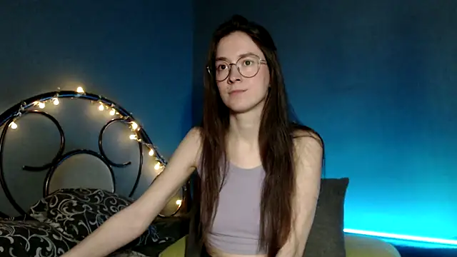 Snapshot of wow__kelly chatting on 03-17-25, 04:01 wow kelly online show from 03-17-25, 04:01