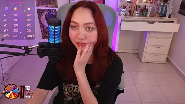LilyVelvett online show from 04-01-26, 02:57