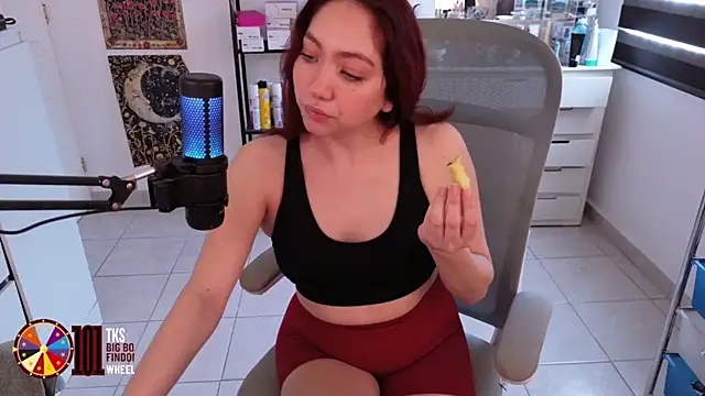 LilyVelvett online show from 06-29-26, 05:56
