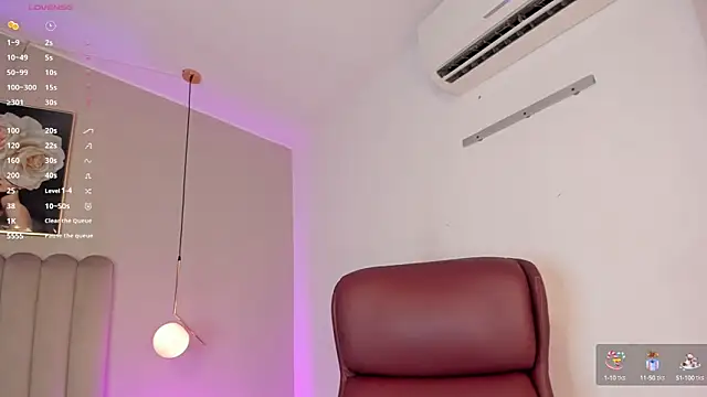 Emma Thompsson online show from 09-23-25, 01:56