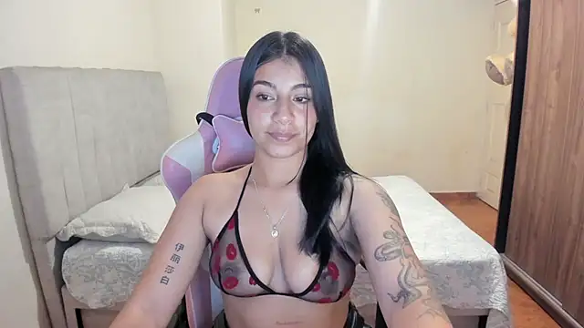 Snapshot of julieth_hot69 chatting on 05-20-26, 07:49 julieth hot69 online show from 05-20-26, 07:49