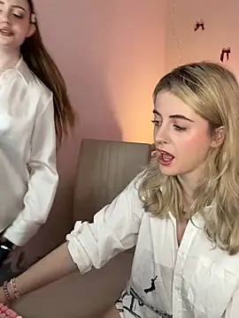 your favoritegirls online show from 02-12-25, 04:33