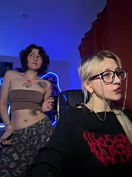 Dooubletroublee online show from 03-27-26, 01:25