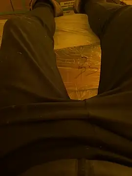 Snapshot of cussy007 chatting on 02-12-26, 01:33 cussy007 online show from 02-12-26, 01:33