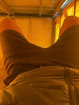 Snapshot of cussy007 chatting on 03-23-26, 12:05 cussy007 online show from 03-23-26, 12:05