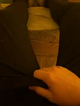 Snapshot of cussy007 chatting on 02-09-26, 01:20 cussy007 online show from 02-09-26, 01:20