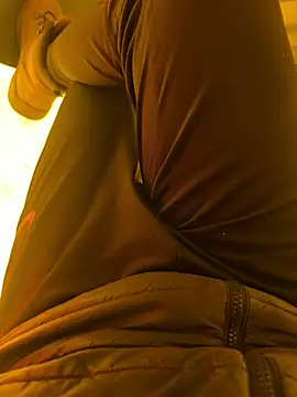 Snapshot of cussy007 chatting on 02-26-26, 01:22 cussy007 online show from 02-26-26, 01:22