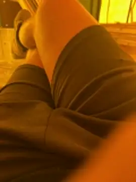 Snapshot of cussy007 chatting on 06-08-26, 09:32 cussy007 online show from 06-08-26, 09:32