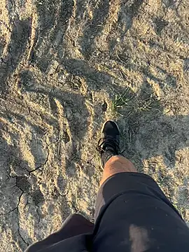 Snapshot of cussy007 chatting on 03-26-26, 05:11 cussy007 online show from 03-26-26, 05:11