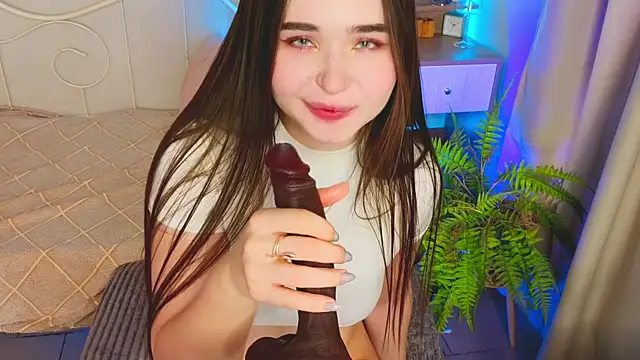 KateBleare online show from 10-27-25, 04:19