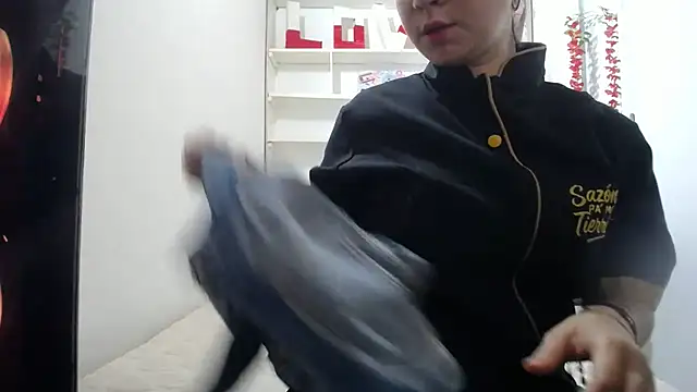 Snapshot of Luna_girlhot_ chatting on 10-30-25, 09:01 Luna girlhot online show from 10-30-25, 09:01