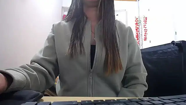 Luna girlhot  online show from 06-07-26, 06:24