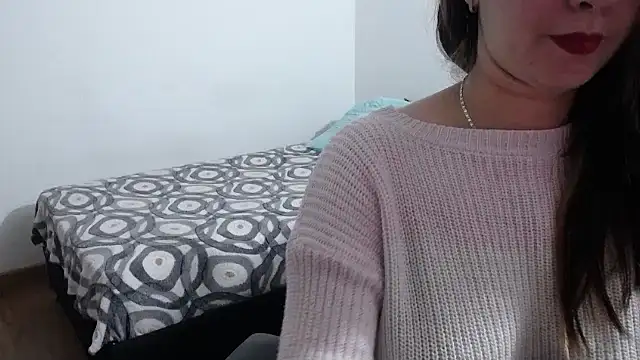 Snapshot of Luna_girlhot_ chatting on 01-06-25, 03:20 Luna girlhot online show from 01-06-25, 03:20