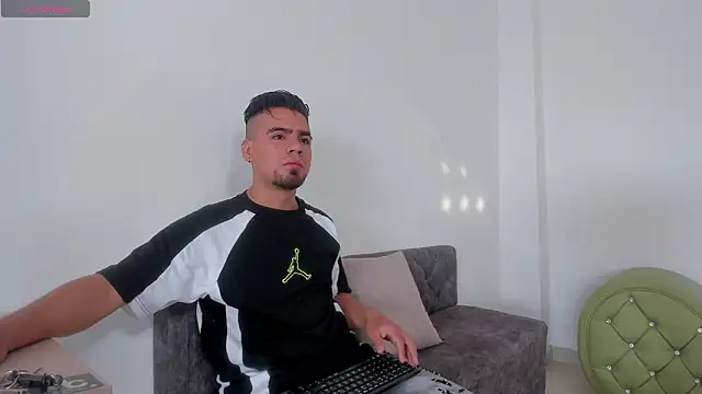 PittAndLunaa online show from 02-08-26, 12:36