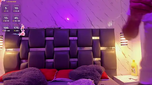 PittAndLunaa online show from 03-10-26, 12:31