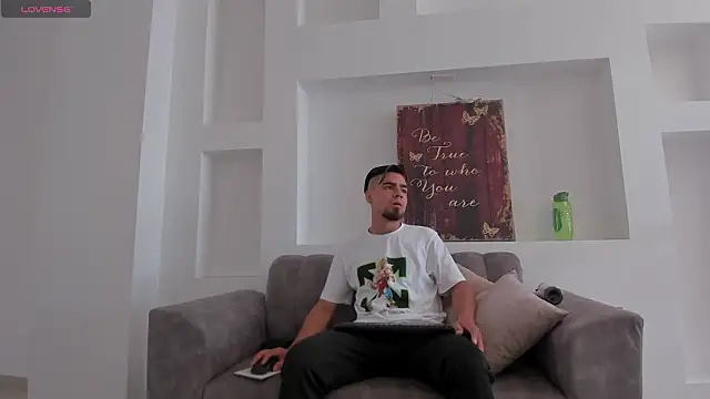 PittAndLunaa online show from 03-01-26, 12:27