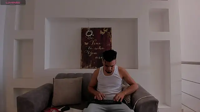 PittAndLunaa online show from 03-08-26, 12:41