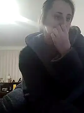 Snapshot of emeli_moon chatting on 01-02-25, 06:56 emeli moon online show from 01-02-25, 06:56