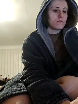 Snapshot of emeli_moon chatting on 02-22-25, 11:24 emeli moon online show from 02-22-25, 11:24