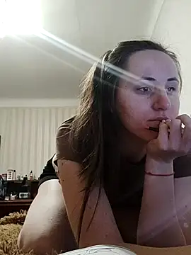 Snapshot of emeli_moon chatting on 02-19-25, 09:25 emeli moon online show from 02-19-25, 09:25