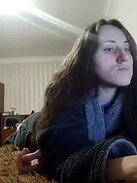 Snapshot of emeli_moon chatting on 12-29-24, 07:11 emeli moon online show from 12-29-24, 07:11