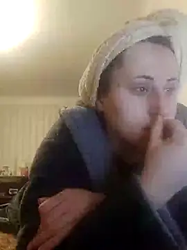 Snapshot of emeli_moon chatting on 01-04-25, 05:05 emeli moon online show from 01-04-25, 05:05