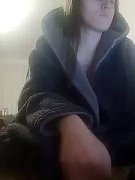Snapshot of emeli_moon chatting on 12-22-24, 09:42 emeli moon online show from 12-22-24, 09:42