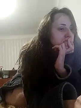 Snapshot of emeli_moon chatting on 12-30-24, 10:34 emeli moon online show from 12-30-24, 10:34