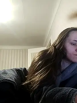 Snapshot of emeli_moon chatting on 02-28-25, 10:06 emeli moon online show from 02-28-25, 10:06