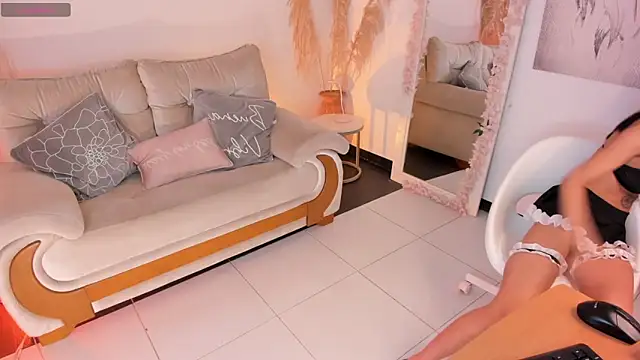 Misslinda  online show from 11-22-25, 08:18