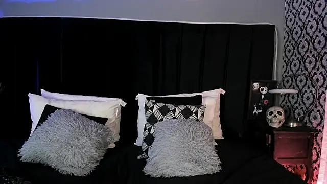 Adeelinee online show from 04-07-26, 07:59