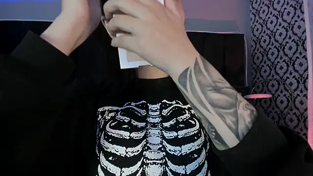 Adeelinee online show from 03-31-26, 07:38