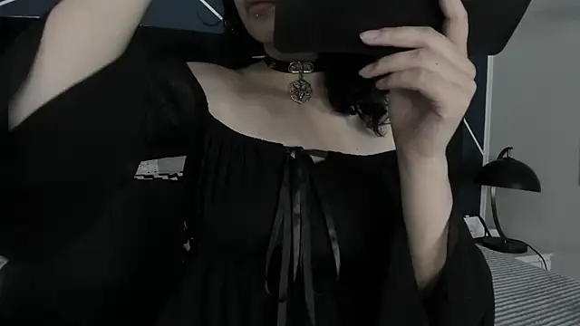 Snapshot of Adeelinee chatting on 02-20-25, 07:41 Adeelinee online show from 02-20-25, 07:41