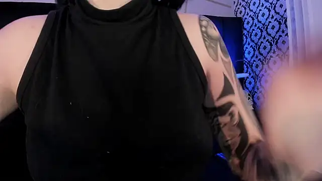 Adeelinee online show from 12-04-25, 07:46